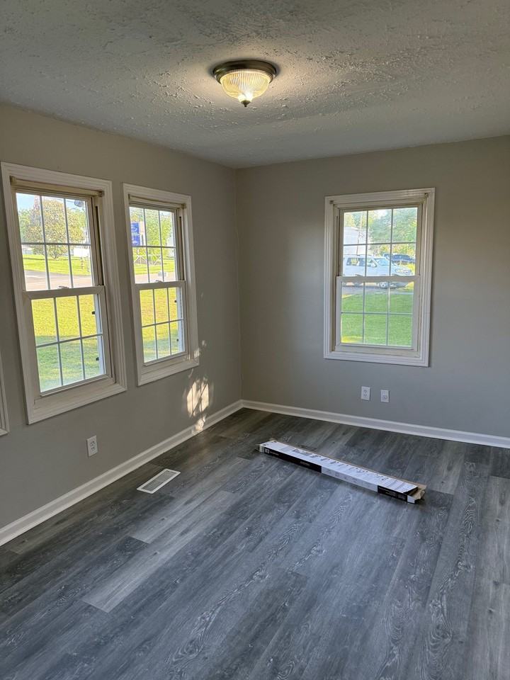 409 Hazelwood Pike - Photo 3 of 8
