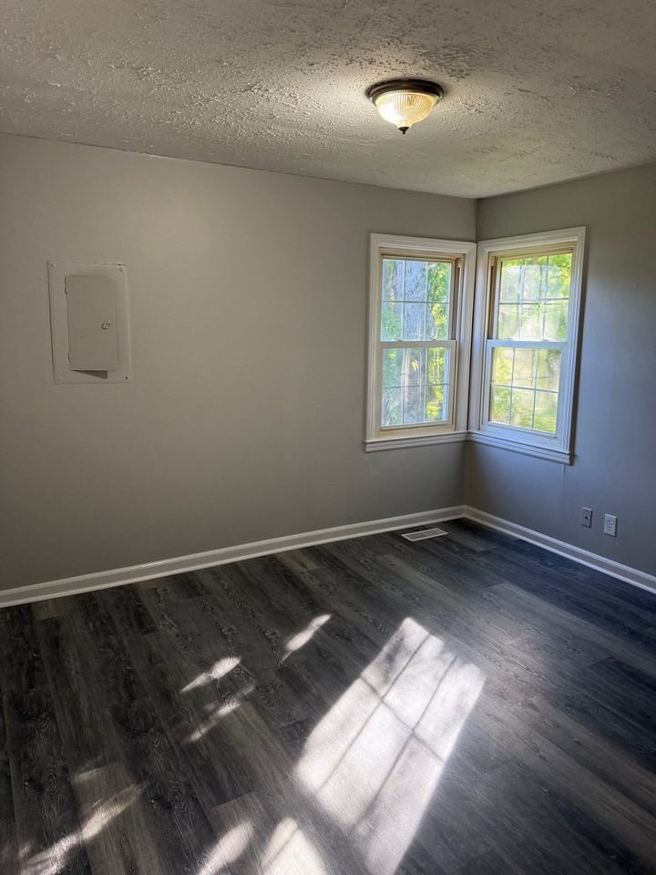 409 Hazelwood Pike - Photo 5 of 8