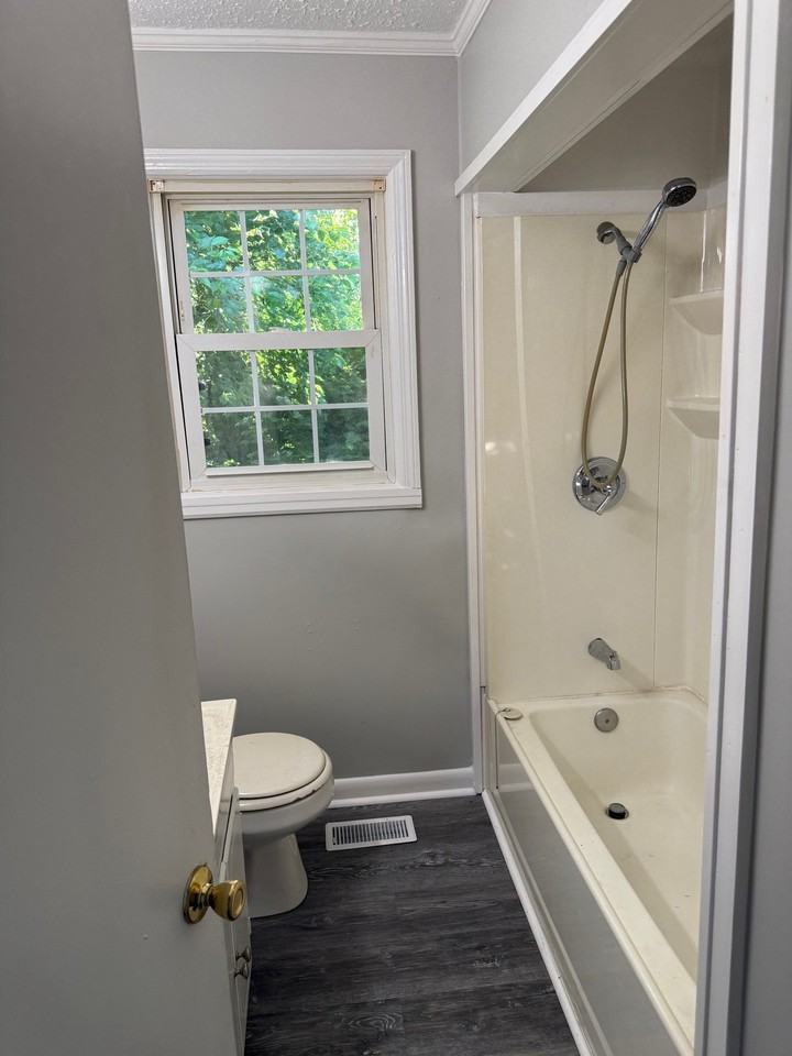 409 Hazelwood Pike - Photo 6 of 8