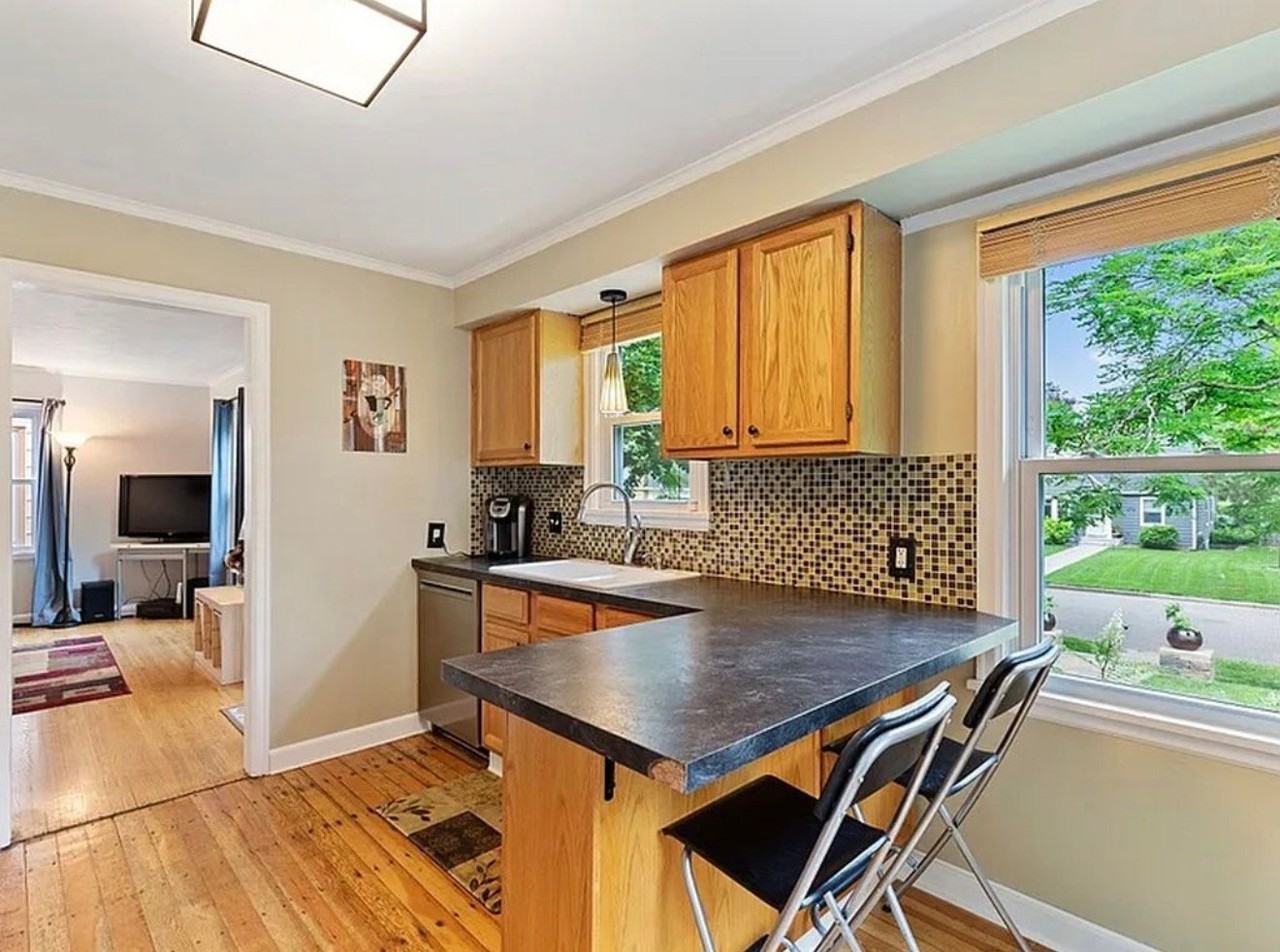 2716 Abbott Ave N - Photo 3 of 20