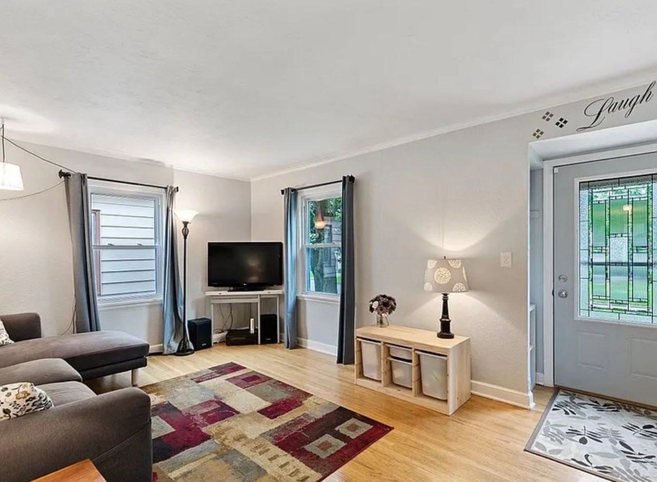 2716 Abbott Ave N - Photo 6 of 20
