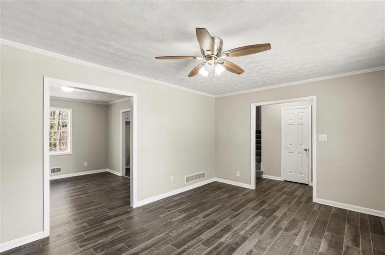 3800 Leisure Ln - Photo 4 of 14