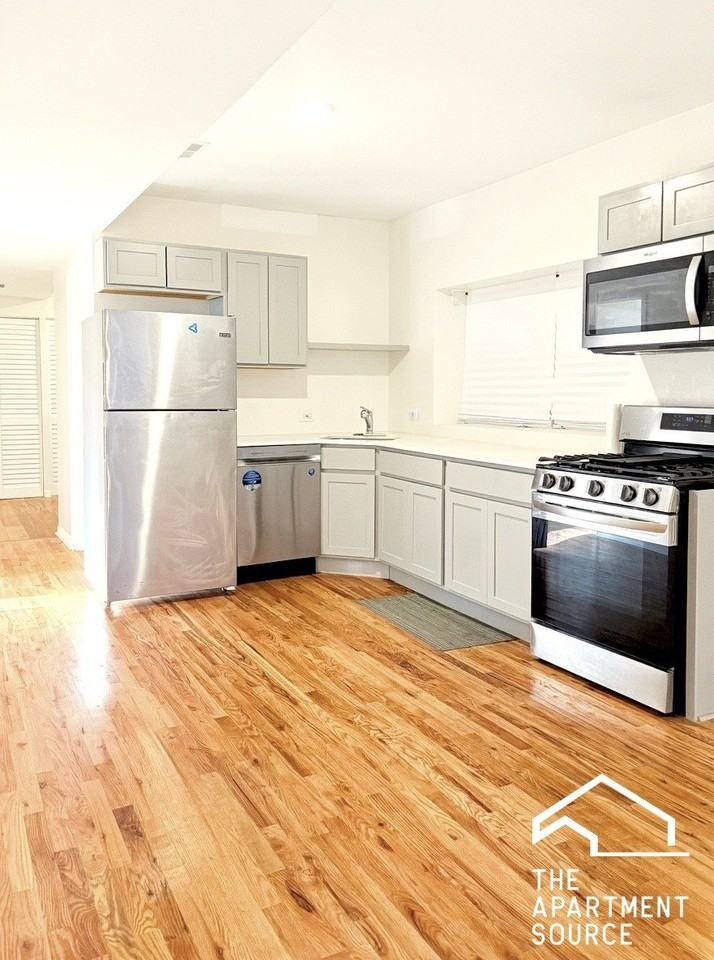 1638 W 18th Pl #1R - Photo 2 of 16