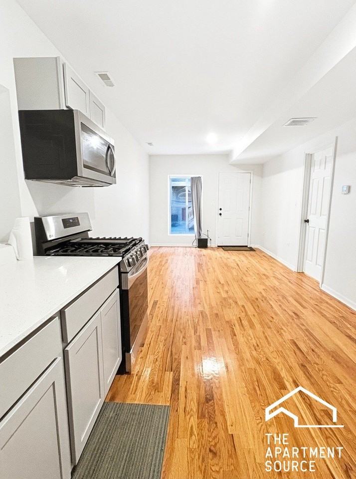 1638 W 18th Pl #1R - Photo 3 of 16