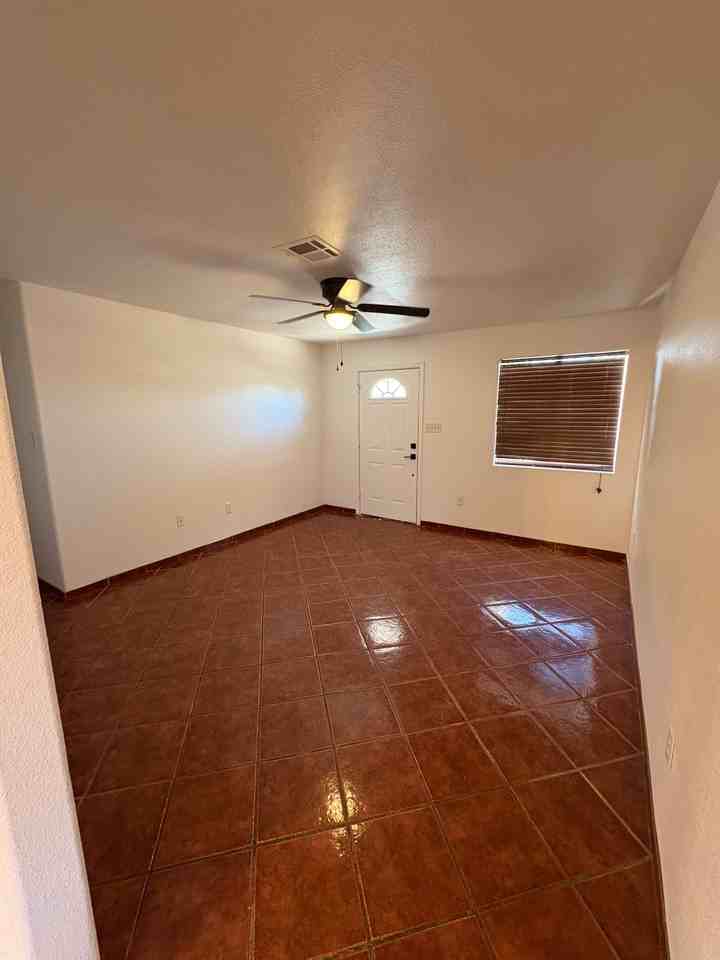 574 N Bernal Dr - Photo 4 of 12
