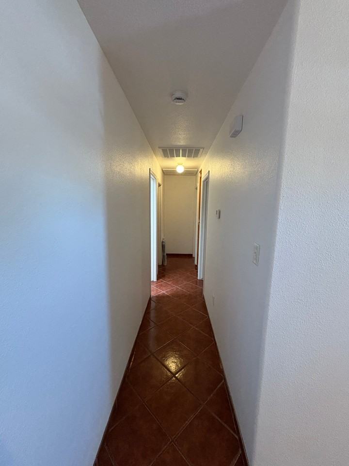 574 N Bernal Dr - Photo 5 of 12
