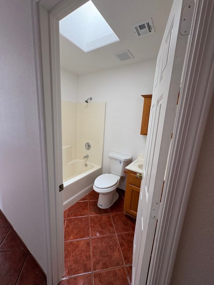 574 N Bernal Dr - Photo 6 of 12