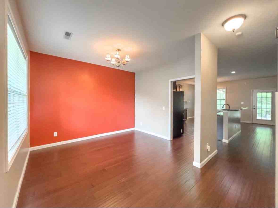 104 Mateo Ct - Photo 2 of 20
