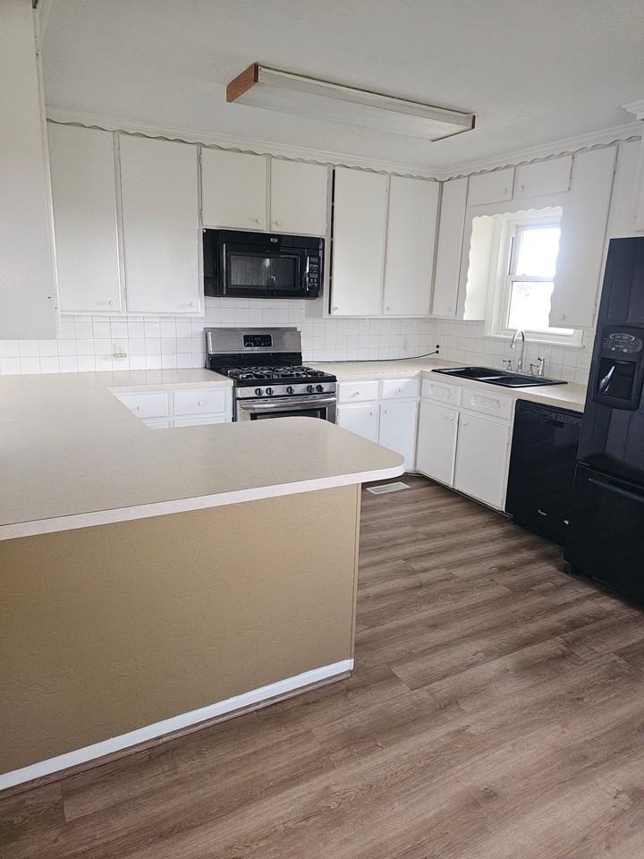 2992 S Cason Rd - Photo 4 of 20
