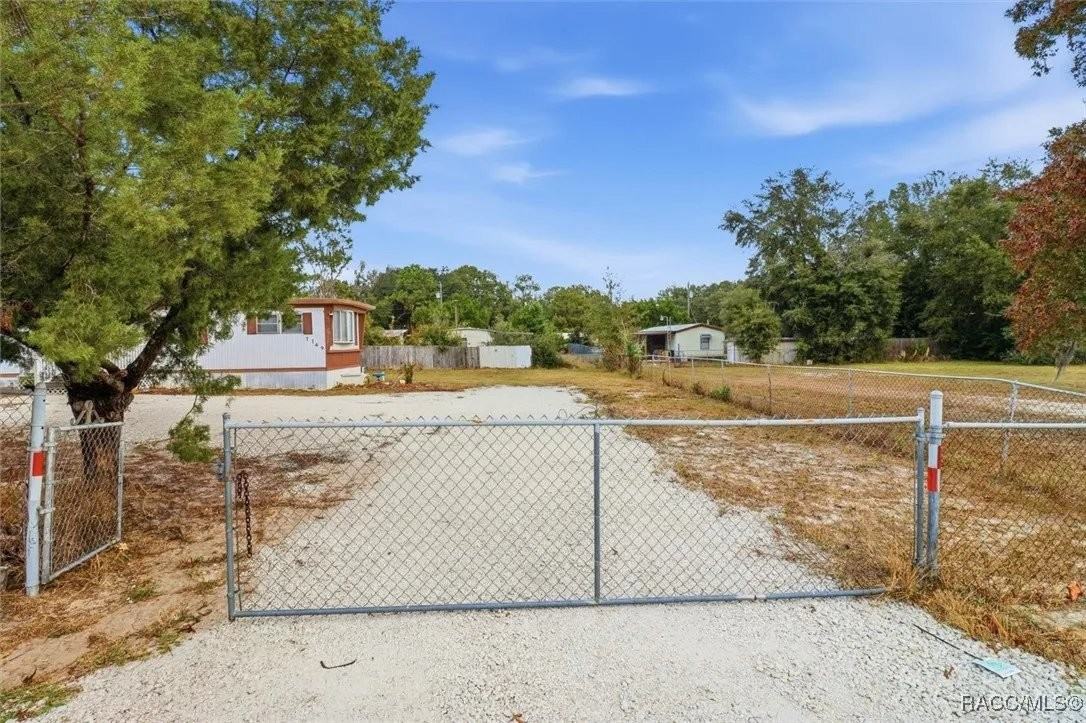 7749 W Chassahowitzka St - Photo 3 of 20