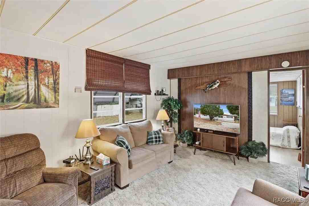 7749 W Chassahowitzka St - Photo 4 of 20