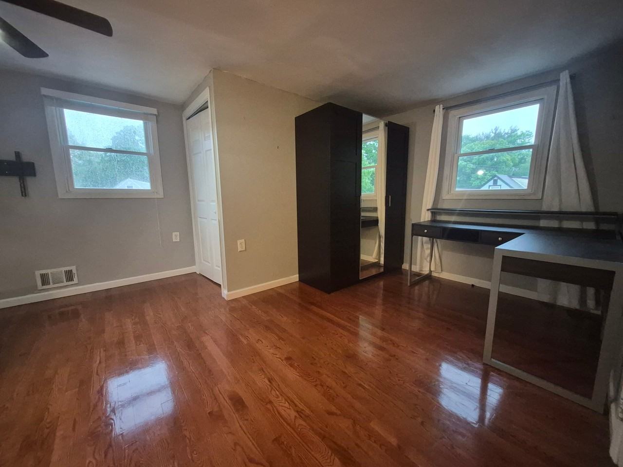 11 Oakwood Ter - Photo 2 of 6