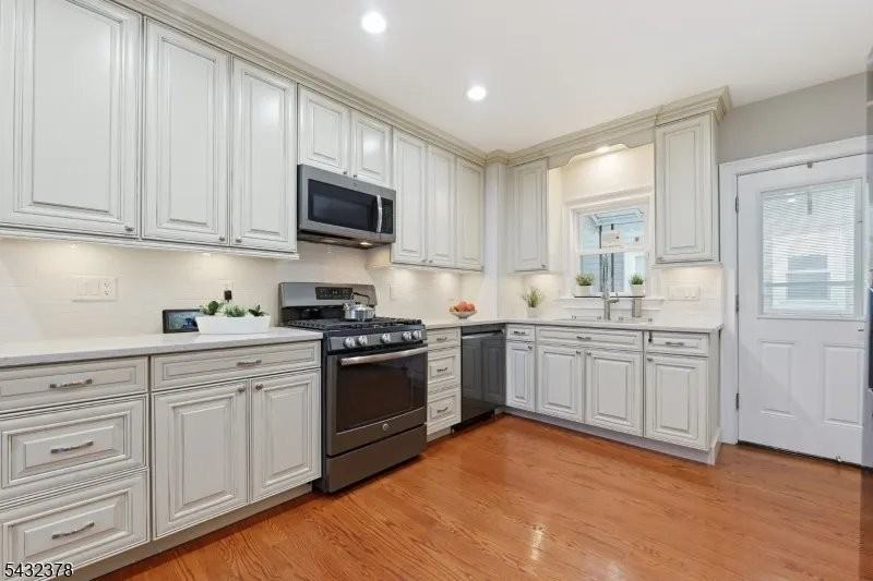 59 Wallace St - Photo 3 of 20
