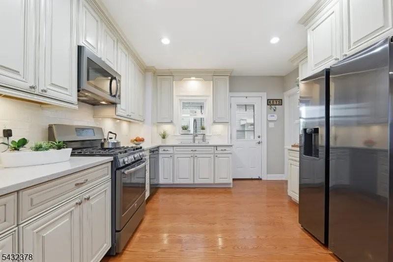 59 Wallace St - Photo 4 of 20