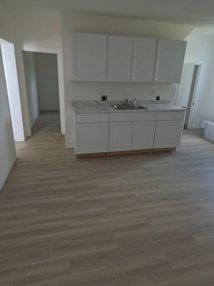 520 E Plum St #1 - Photo 3 of 6
