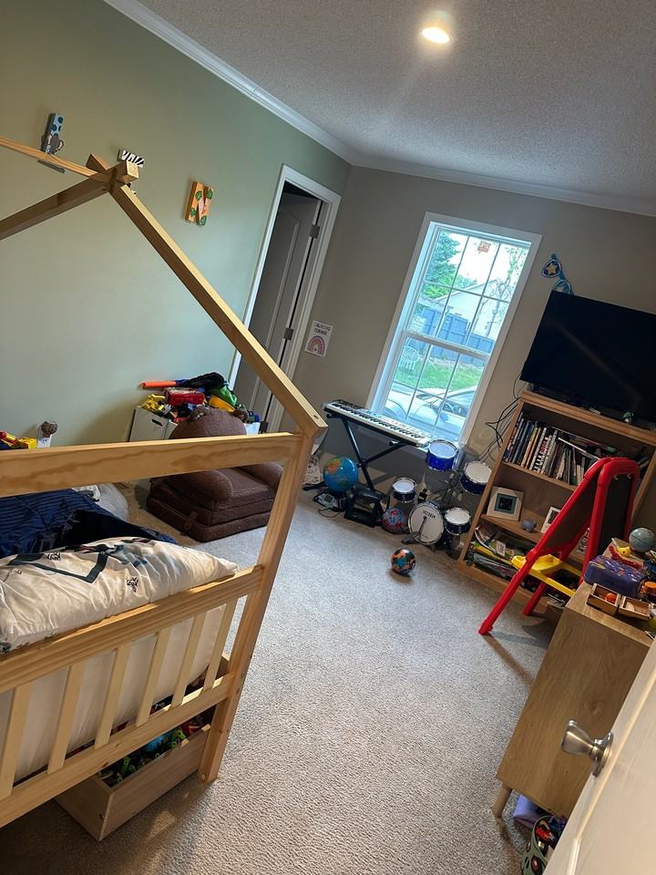 1224 Stanwood Ln - Photo 5 of 10