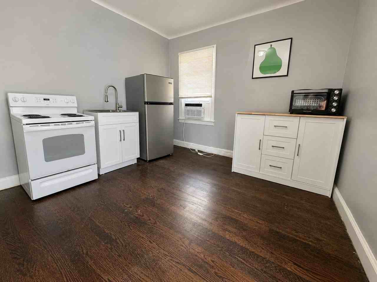 5284 Devonshire Rd #2 - Photo 7 of 17
