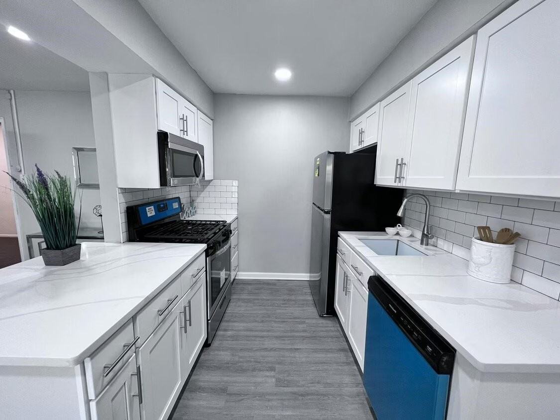 92 Oak St #C16 - Photo 2 of 20