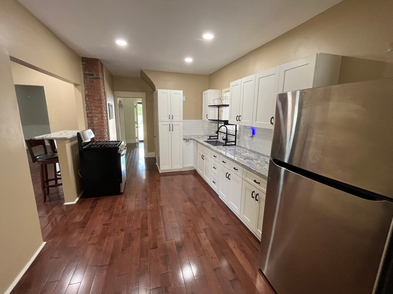 2613 N 11th St - Photo 5 of 10