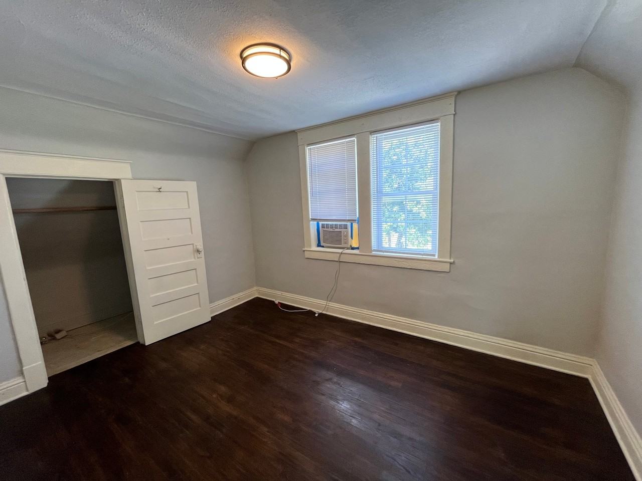 2613 N 11th St - Photo 7 of 10