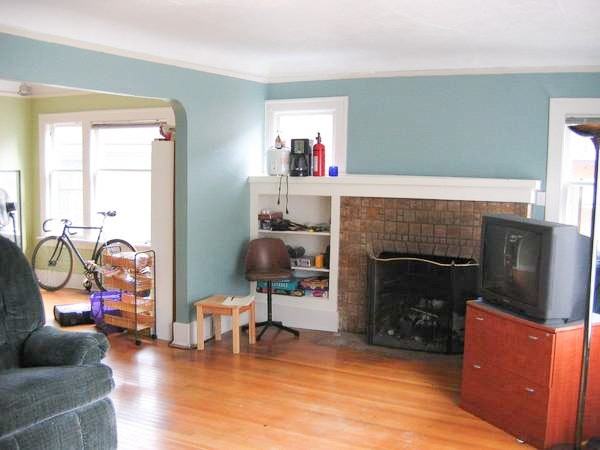 4022 2nd Avenue Northeast - Photo 3 of 8