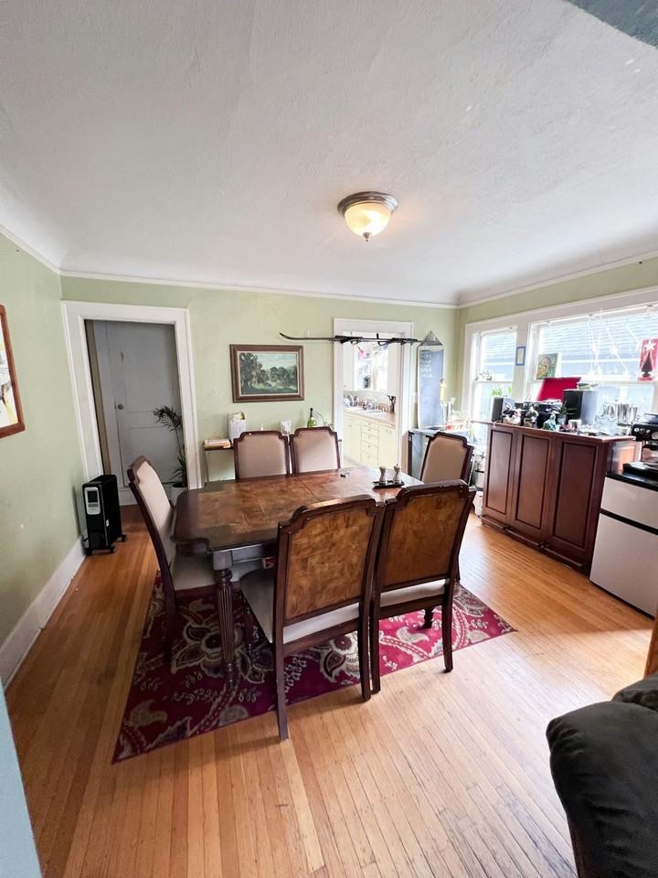 4022 2nd Avenue Northeast - Photo 4 of 8