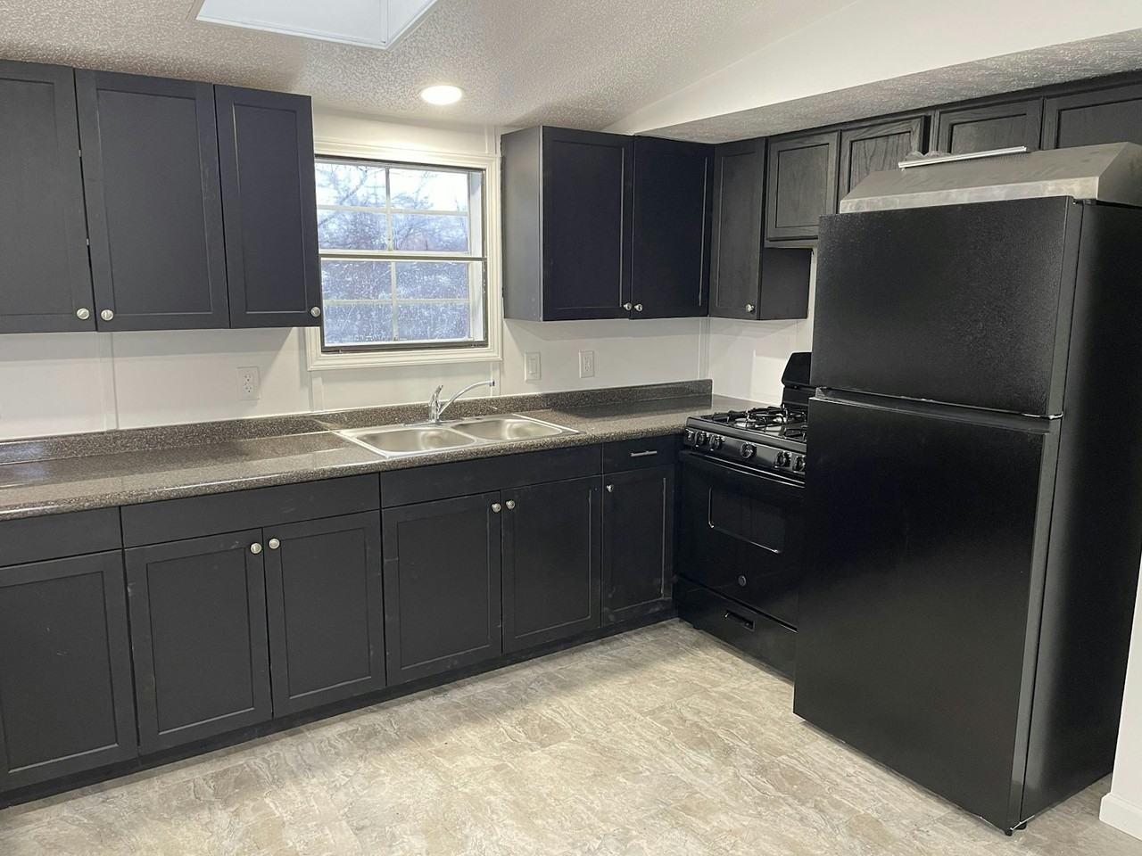 2823 Bailey Avenue - Photo 2 of 27