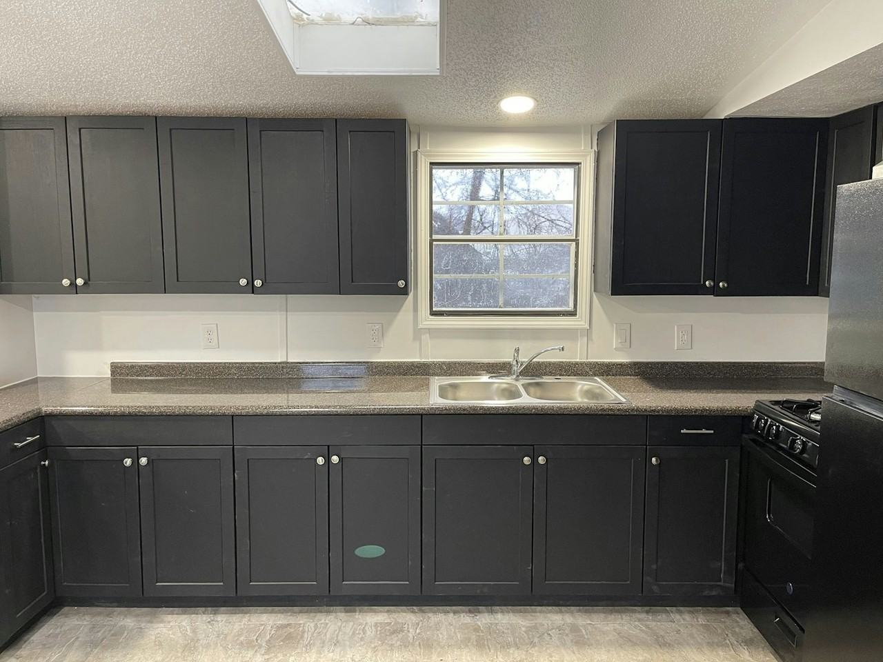 2823 Bailey Avenue - Photo 3 of 27