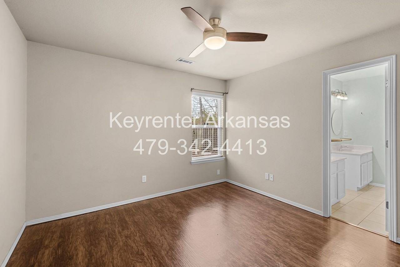 1481 S Holland Dr - Photo 3 of 28