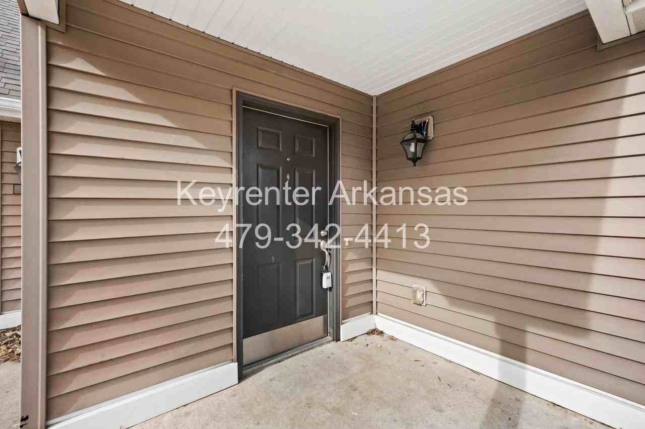 1481 S Holland Dr - Photo 4 of 28