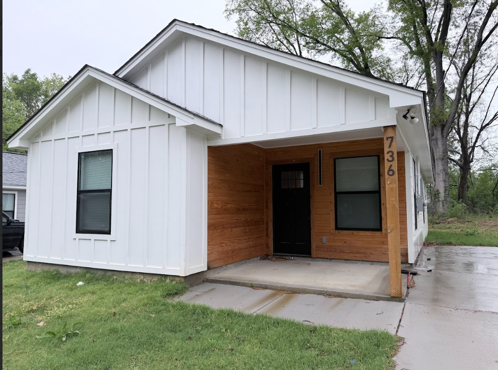 736 King Avenue - Photo 2 of 9