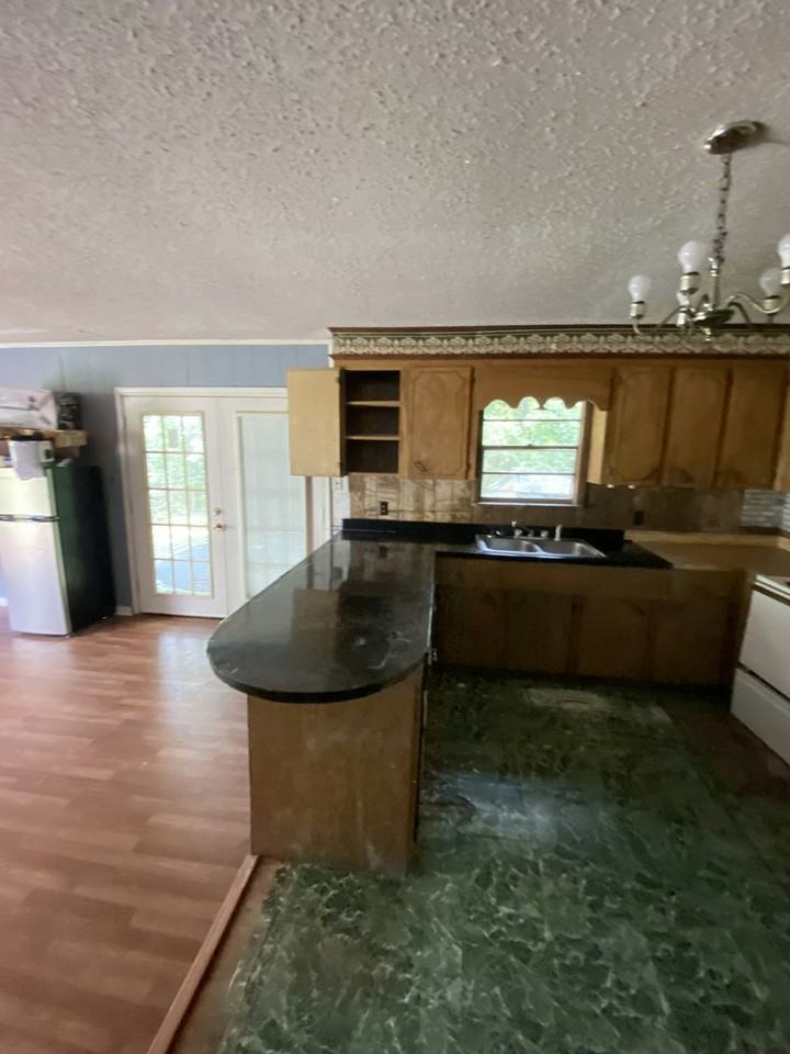 715 Sherman Avenue - Photo 4 of 13