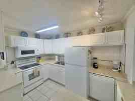 featured image of 2415 Ala Wai Blvd