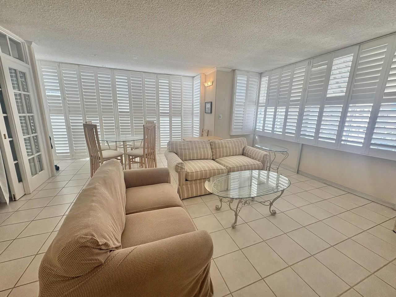 2415 Ala Wai Boulevard - Photo 5 of 17