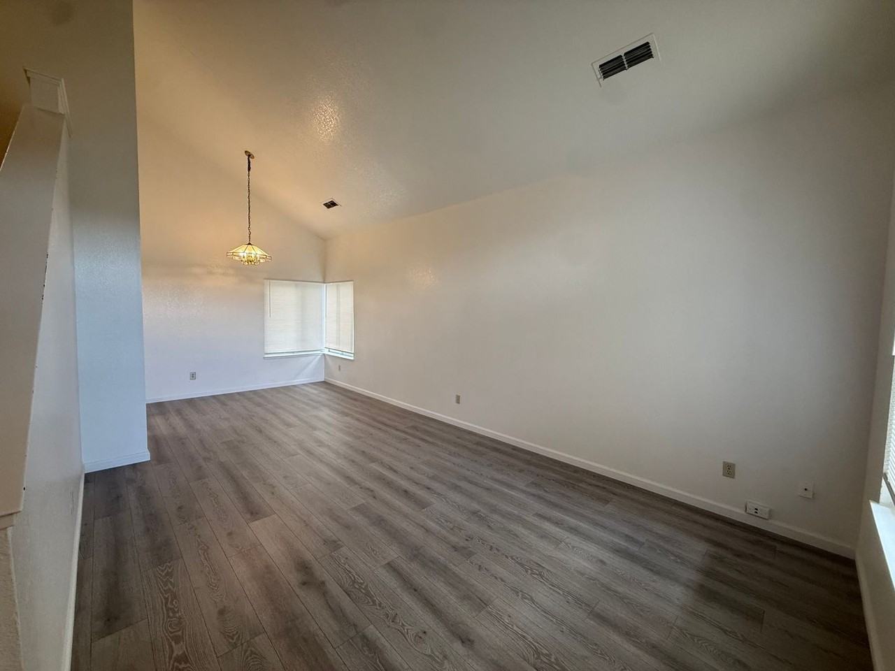 9 Raindrop Ct - Photo 3 of 13