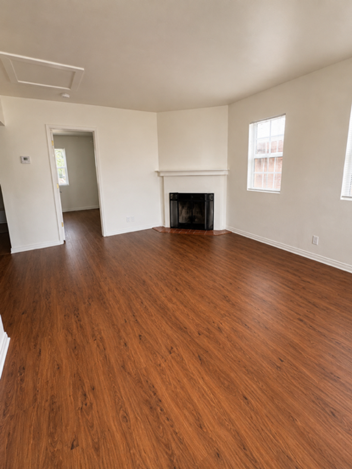 5016 Kester Ave - Photo 4 of 16