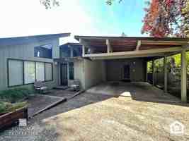 featured image of 417 Brazil St