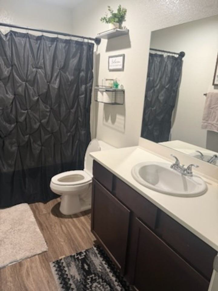 2607 Gem Ct - Photo 2 of 6