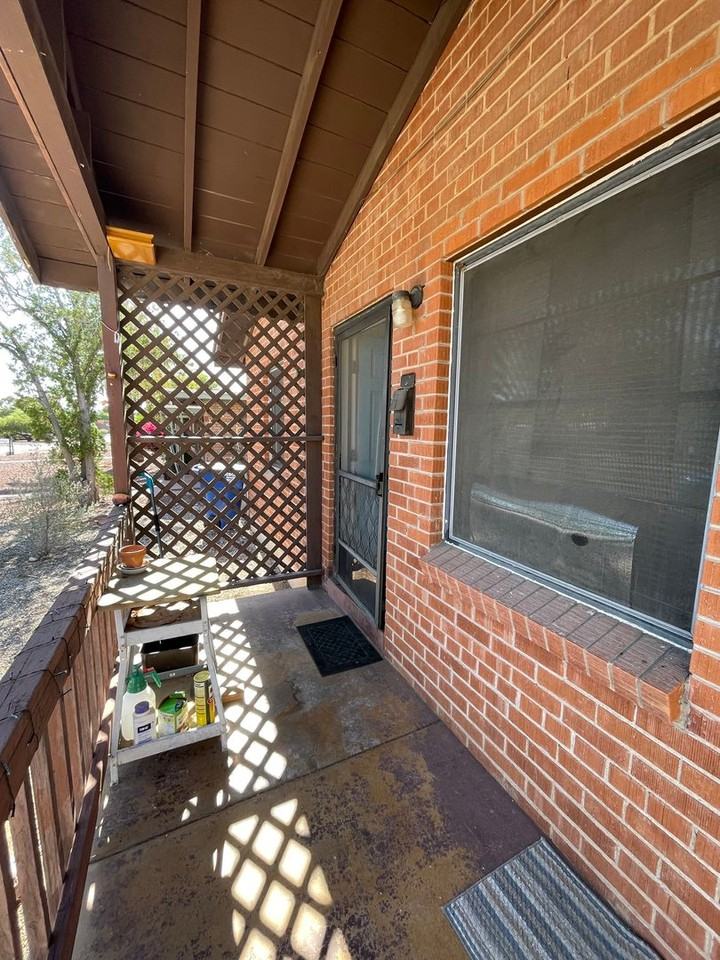 1419 E Adams St - Photo 2 of 14