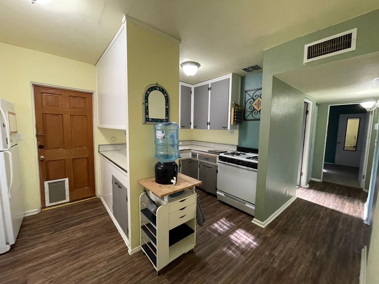 1419 E Adams St - Photo 5 of 14