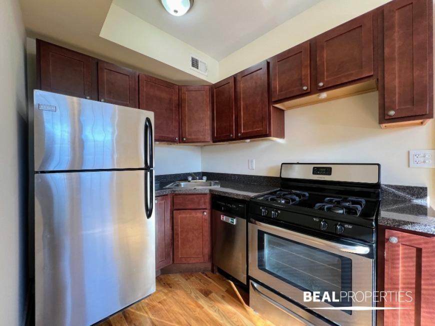 347 Park Pl - Photo 7 of 10