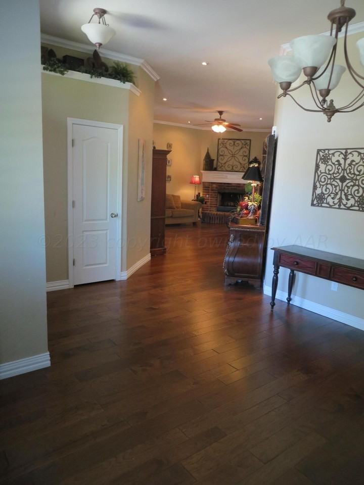 1417 Sw 62nd Ave - Photo 3 of 8