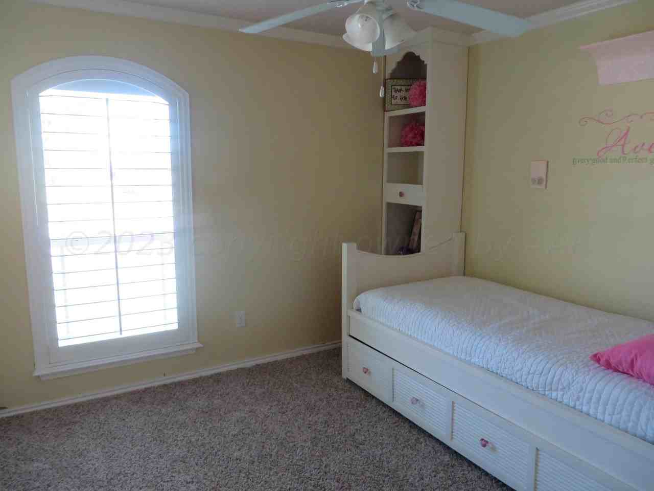 1417 Sw 62nd Ave - Photo 5 of 8