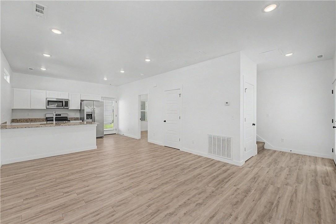 890 Tennessee Ave - Photo 4 of 22