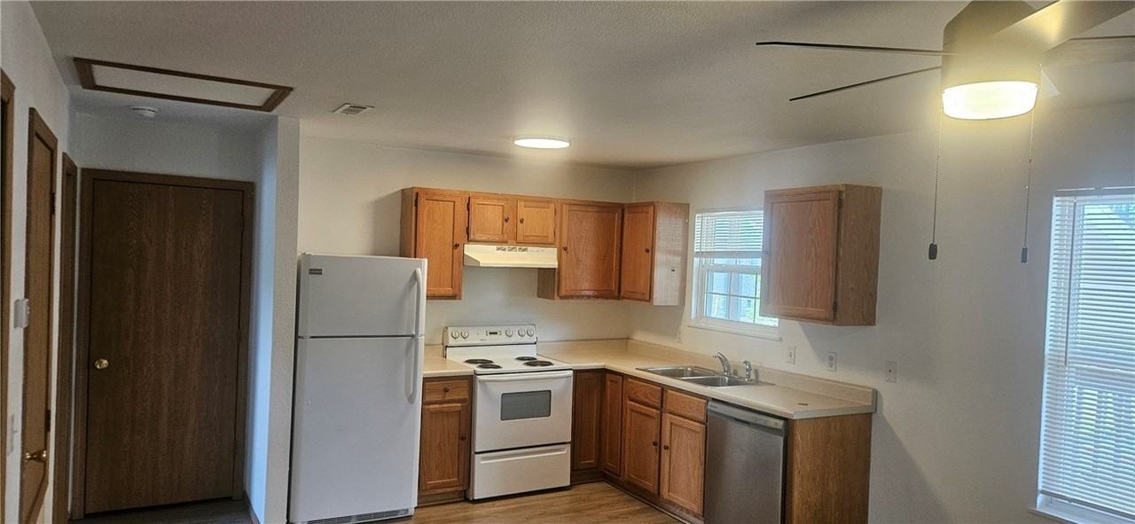 1959 S Razorback Rd #4 - Photo 4 of 11