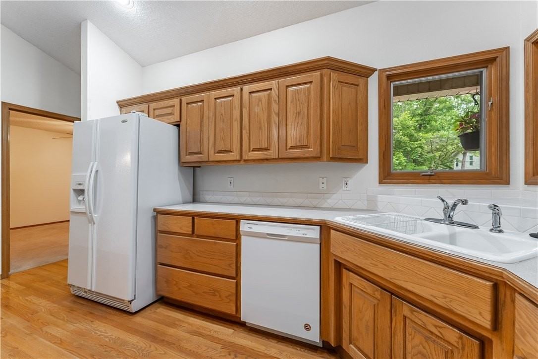 5 Ellesmere Ln - Photo 3 of 33