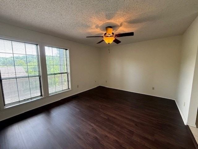 2210 Oakwood Ave - Photo 5 of 18