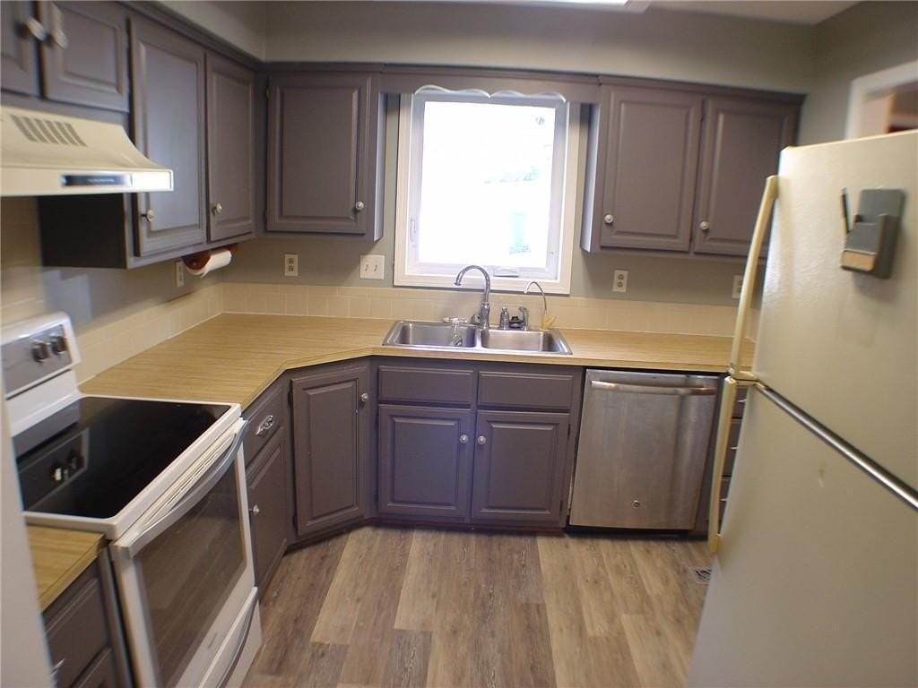 9 Connie Ln - Photo 6 of 17