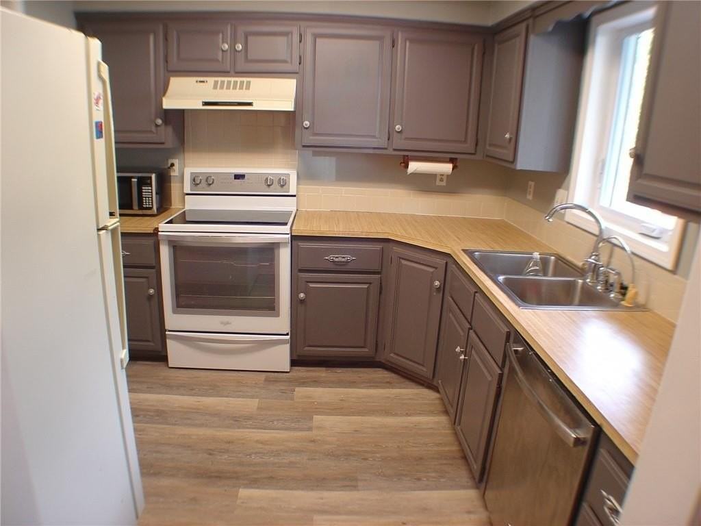 9 Connie Ln - Photo 7 of 17