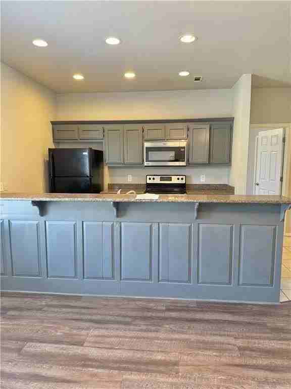 3205 Sw Windrift Ave #1 - Photo 3 of 4